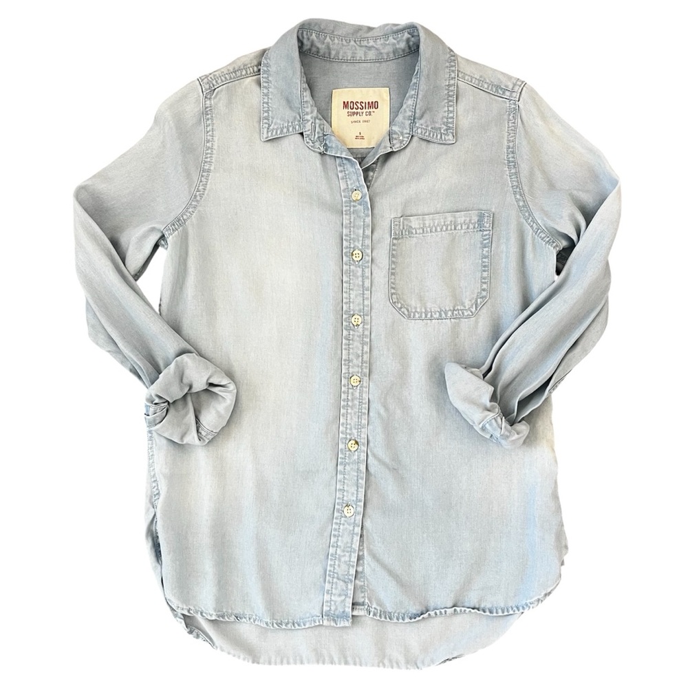 Mossimo Supply Co., Light Wash Button Up Shirt, Size Petite Small